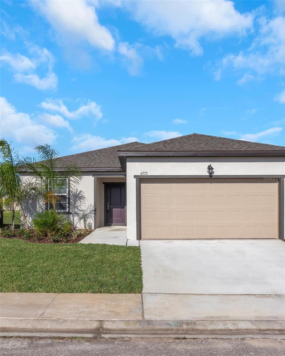 A golfer's dream. Beautiful 3 bedroom, 2 bathroom single family property located in a cul-de-sac quiet street. Open floor concept, fully equipped kitchen with granite countertops. Surrounded by two fairways. Located on the west side of Zephyrhills, close to Wesley Chapel, Hospitals, restaurants, shops and Sarah Vande Berg tennis and wellness center.