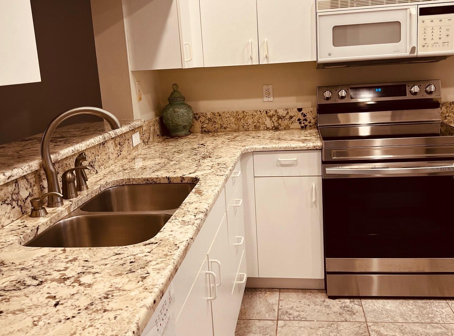 STONEYBROOK CLUBSIDE SOUTH 3 - Residential Lease