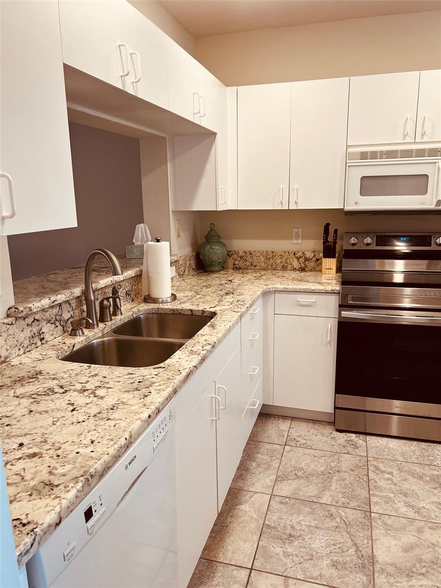 STONEYBROOK CLUBSIDE SOUTH 3 - Residential Lease