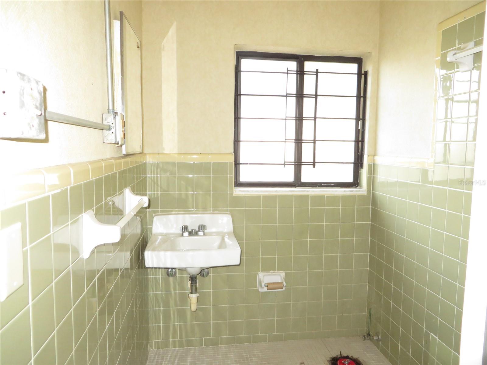 SEQUOIA HOMES - Commercial Sale