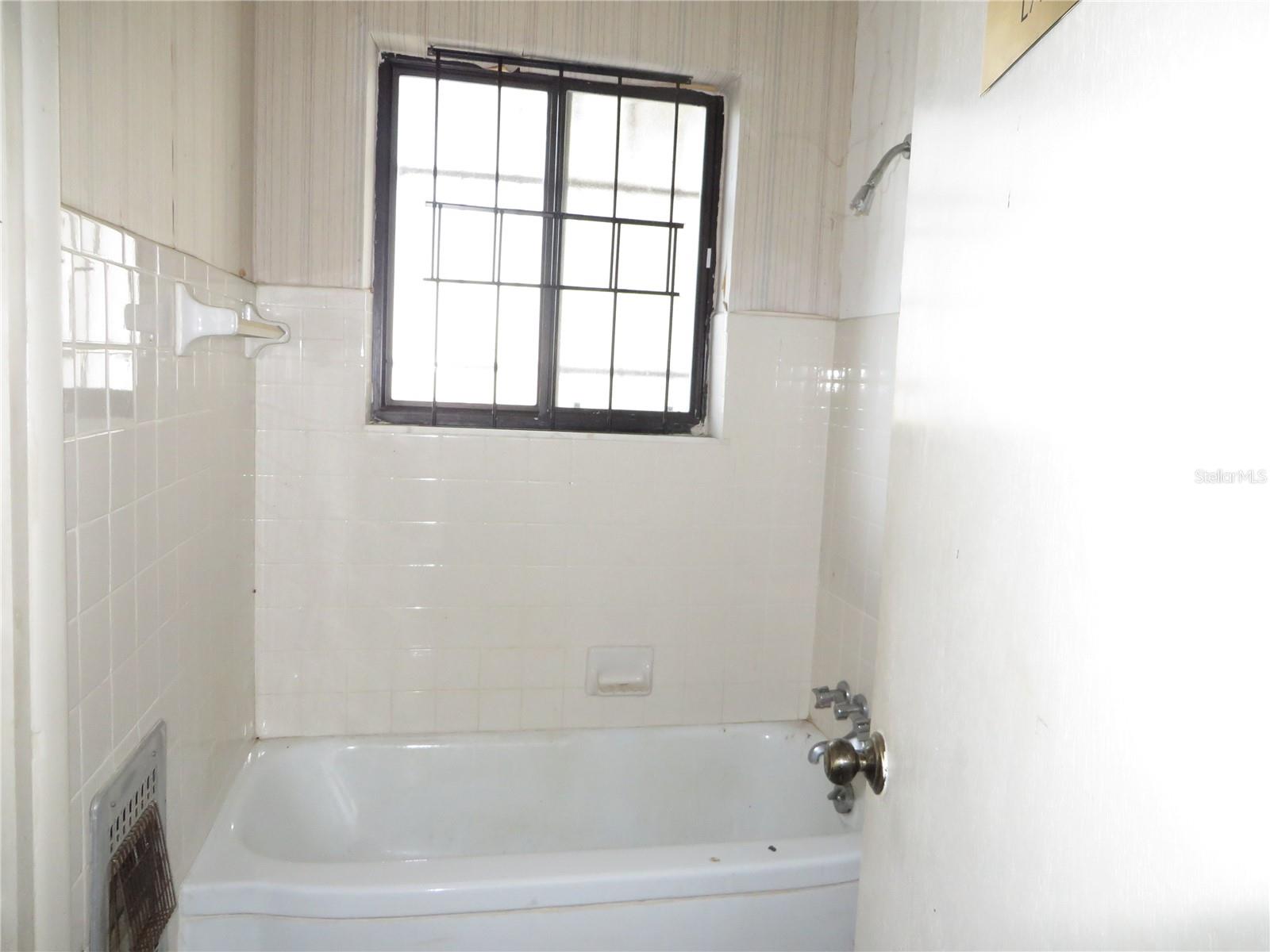 SEQUOIA HOMES - Commercial Sale