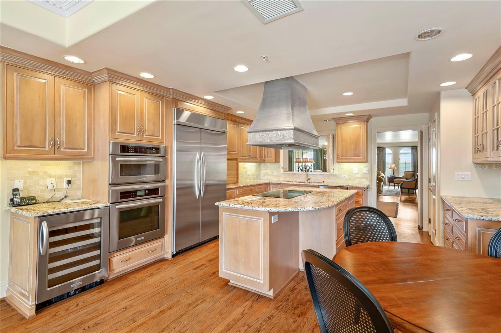 RENAISSANCE AT LAKE IVANHOE CONDO - Residential