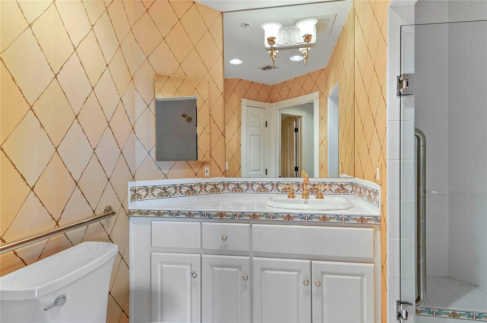 RENAISSANCE AT LAKE IVANHOE CONDO - Residential