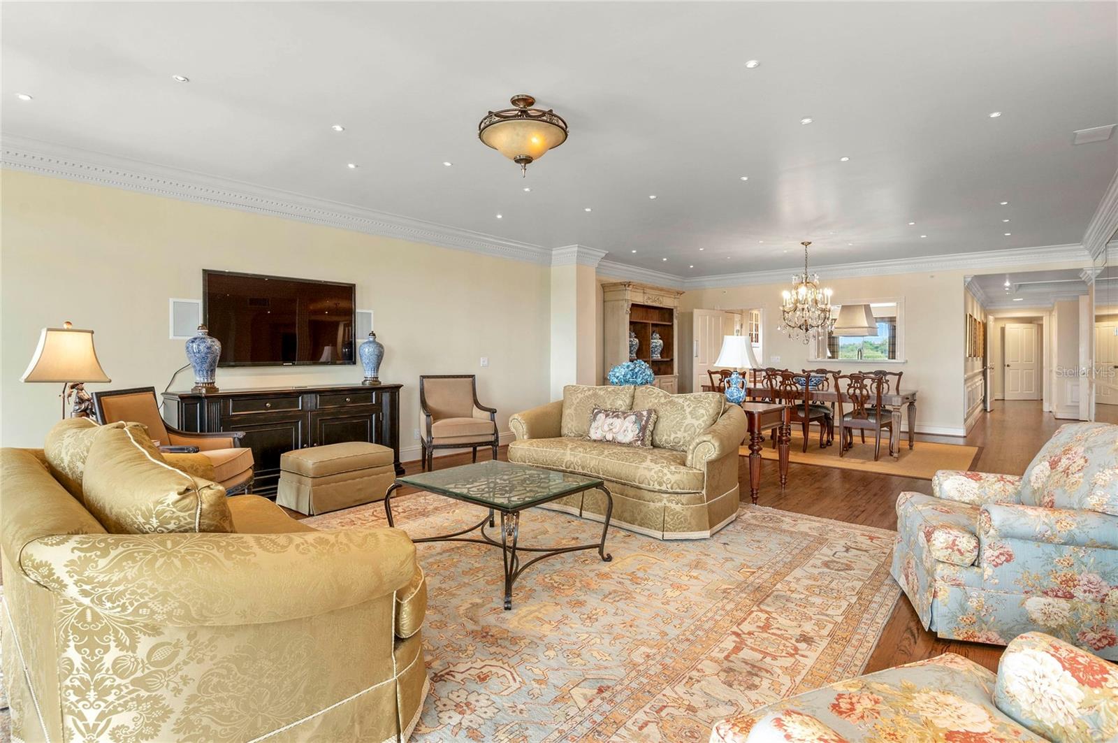 RENAISSANCE AT LAKE IVANHOE CONDO - Residential