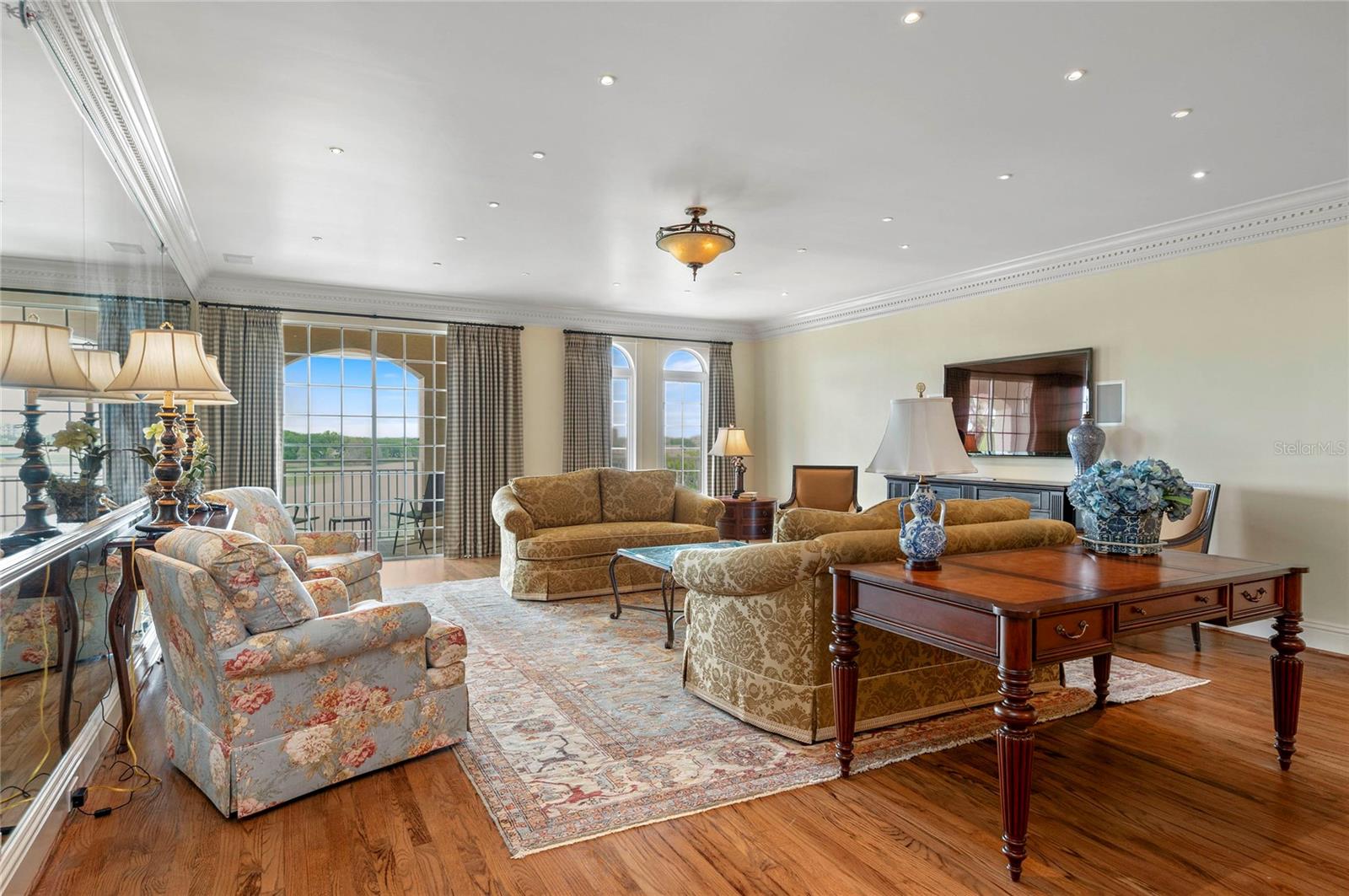 RENAISSANCE AT LAKE IVANHOE CONDO - Residential