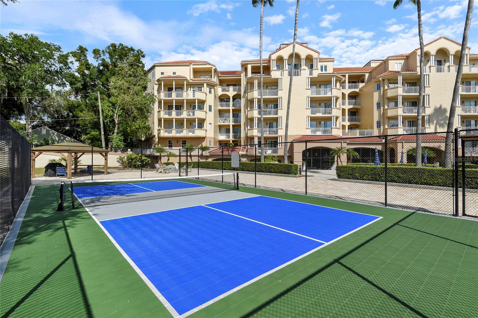 RENAISSANCE AT LAKE IVANHOE CONDO - Residential