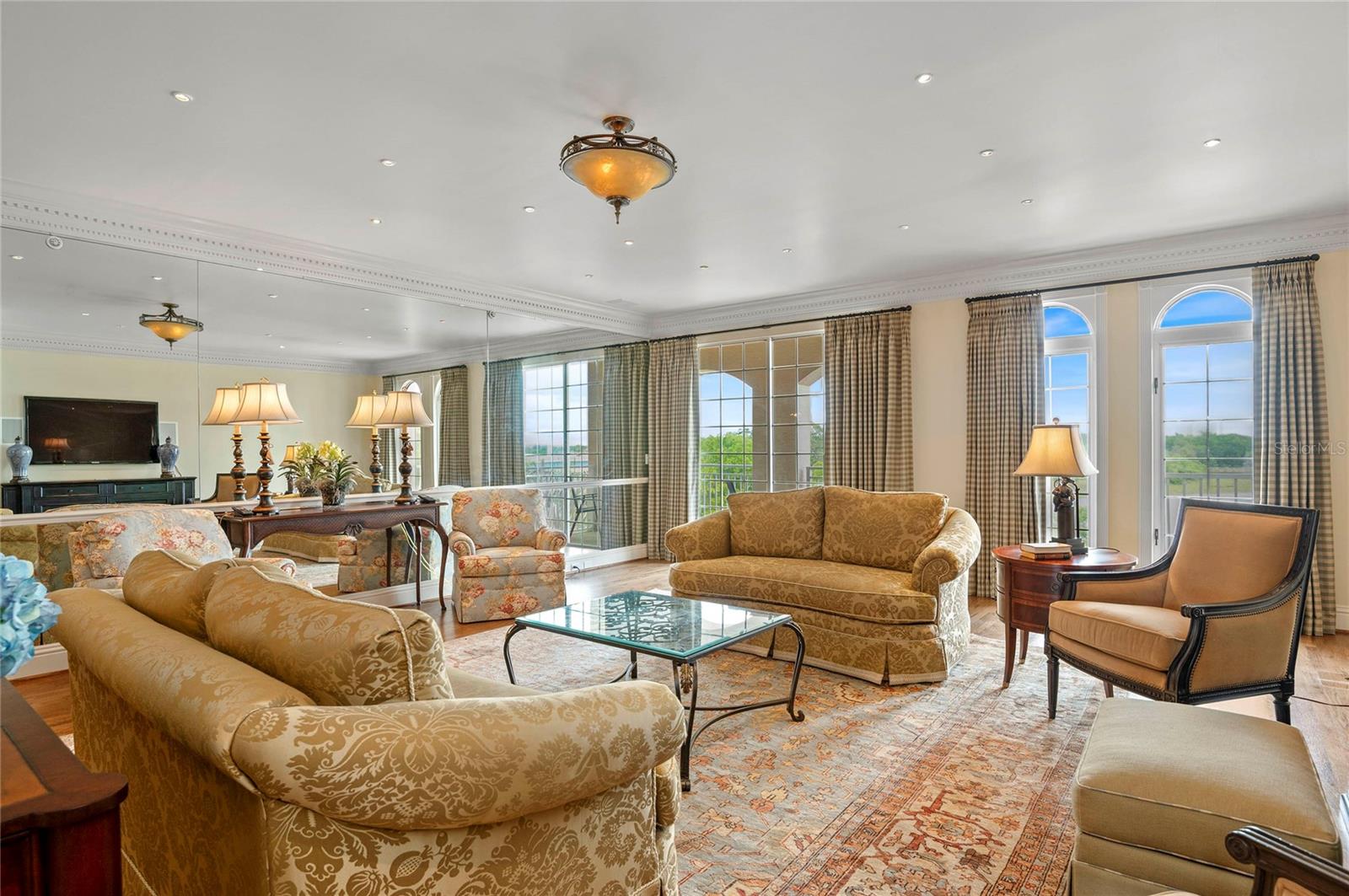 RENAISSANCE AT LAKE IVANHOE CONDO - Residential