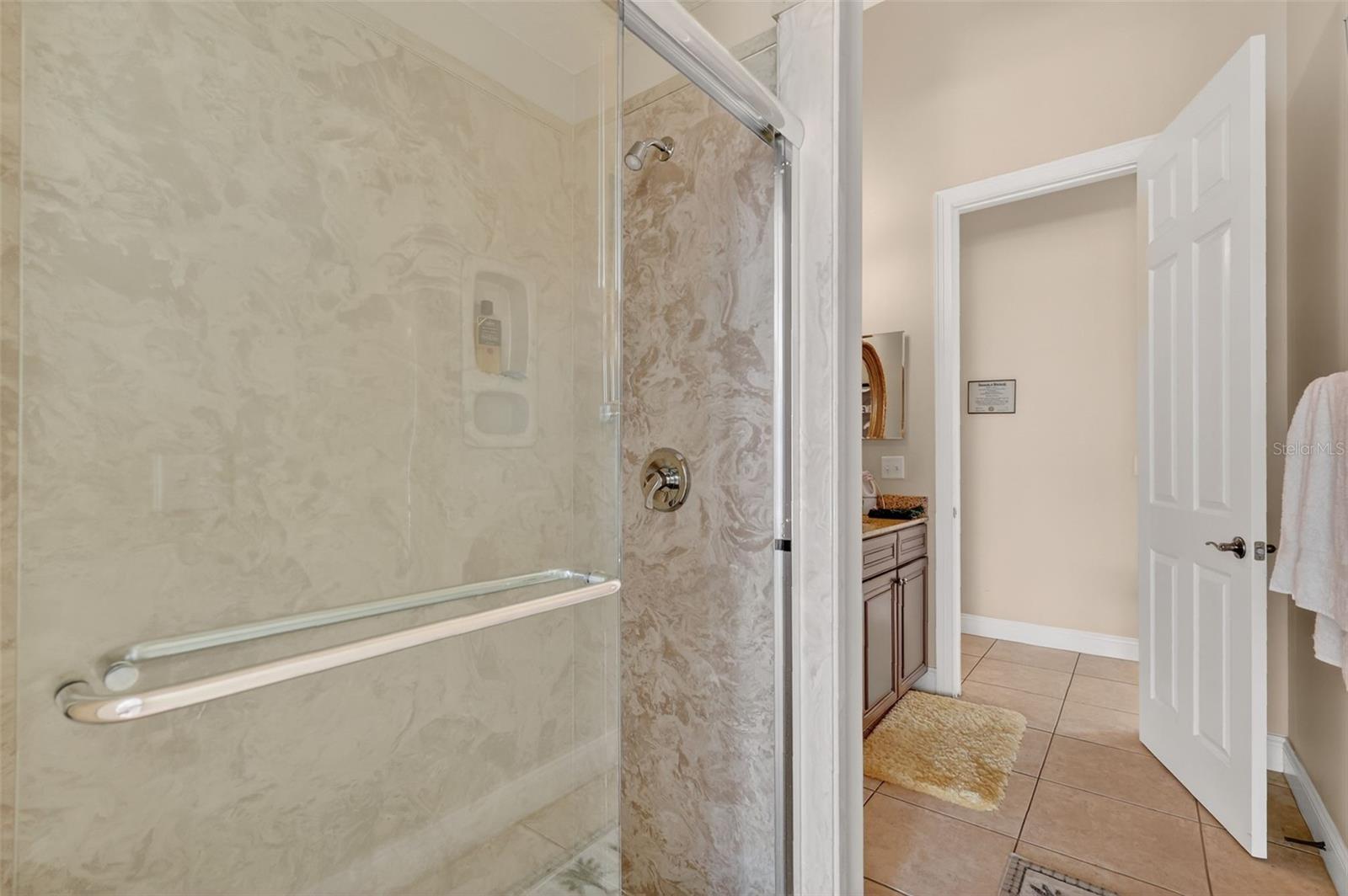 MOUNTAIN LAKE ESTATES BY LUDECKE - Residential