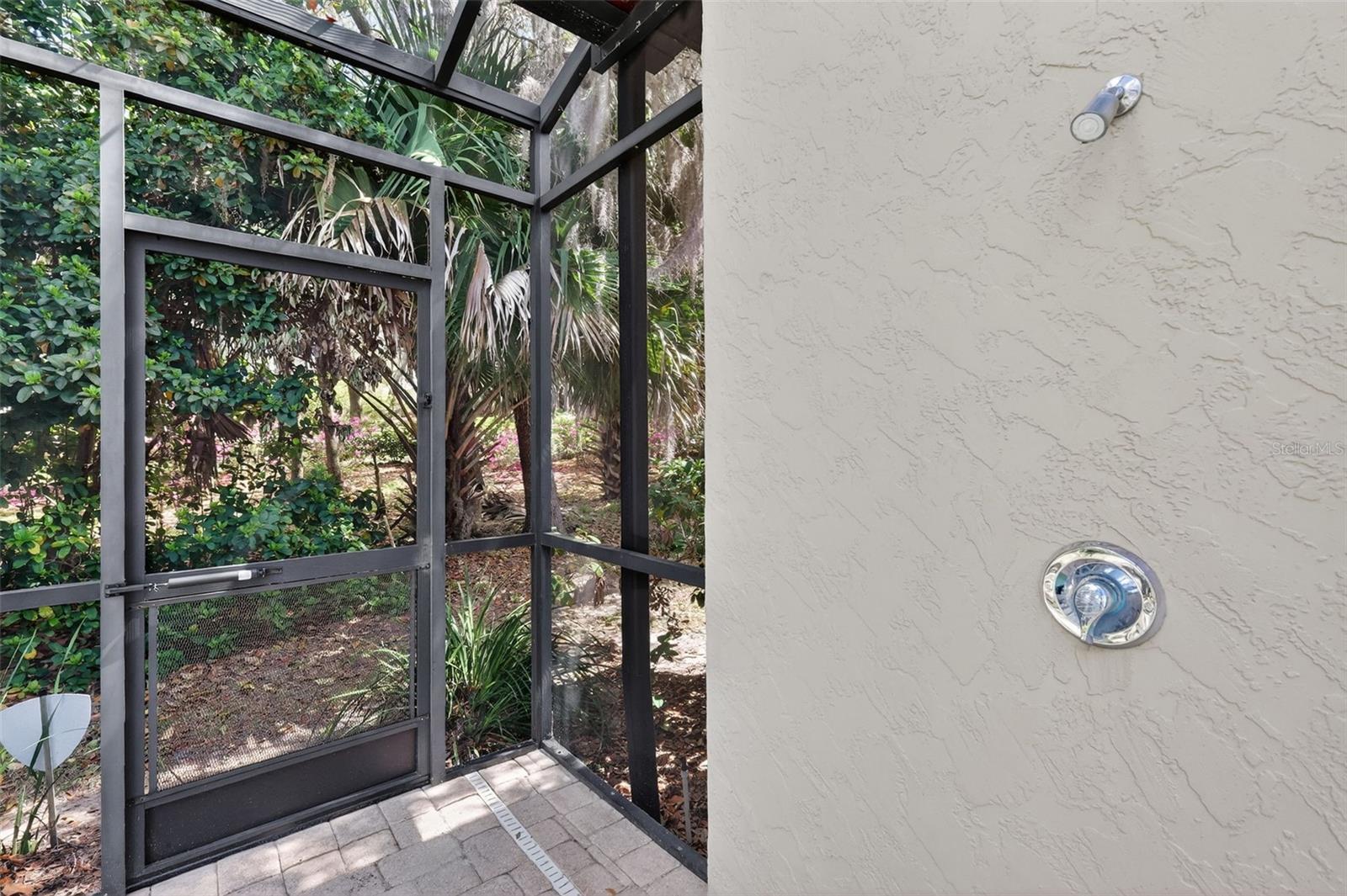 MOUNTAIN LAKE ESTATES BY LUDECKE - Residential