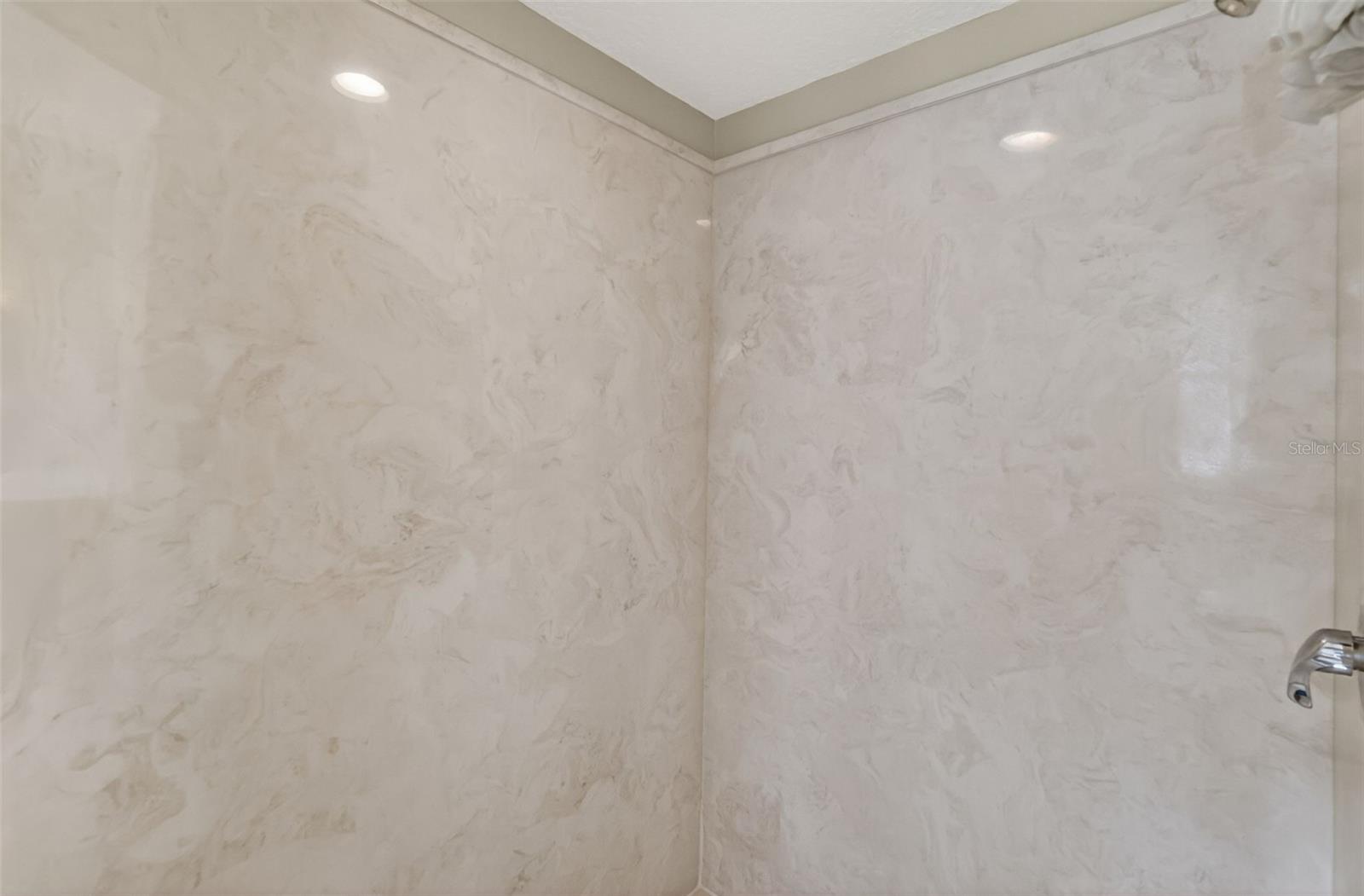 MOUNTAIN LAKE ESTATES BY LUDECKE - Residential