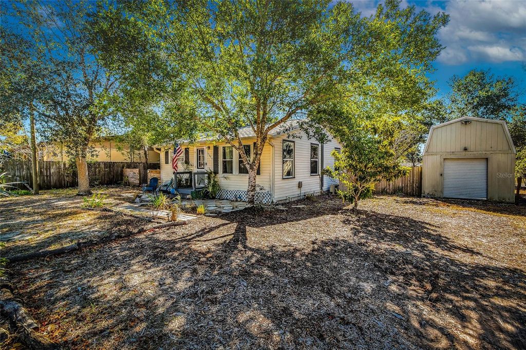 Photo of 11408 Huggins Street, Leesburg, FL 34788 (MLS # TB8471851)