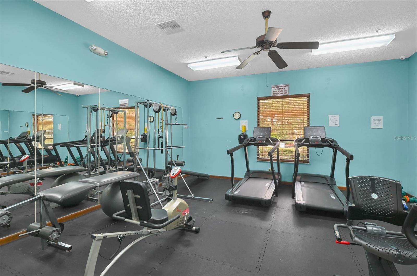 PALM CAY UN 02 & REPLAT/TRACTS - Residential