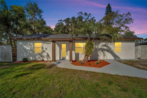 A home in LAKELAND