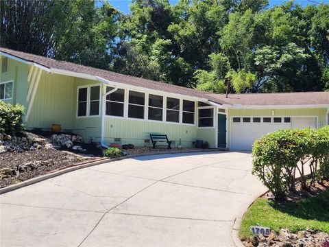 Photo of 1765 Hilltop Drive, Mount Dora, FL 32757 (MLS # G5105170)