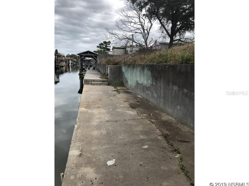 South Waterfront Park - Land