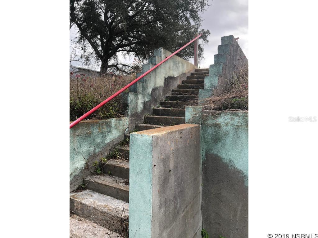 South Waterfront Park - Land