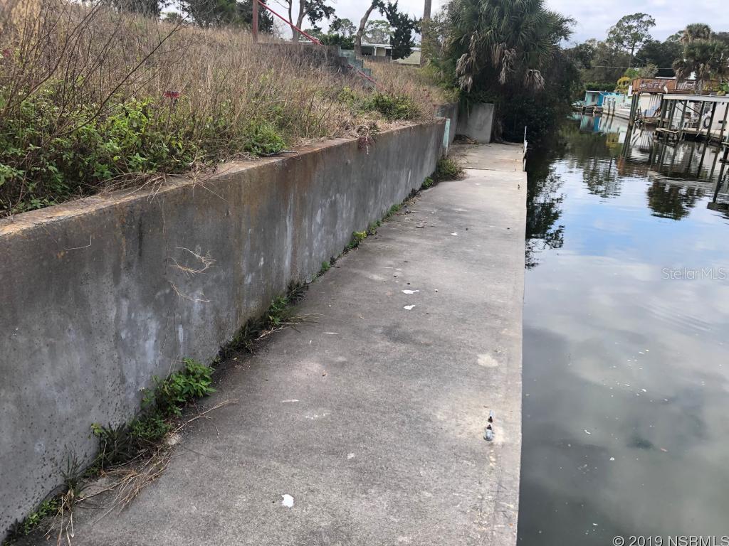 South Waterfront Park - Land