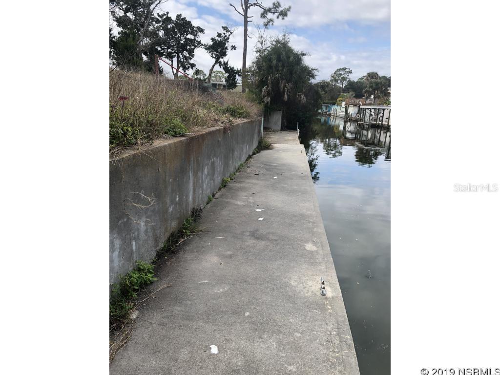 South Waterfront Park - Land