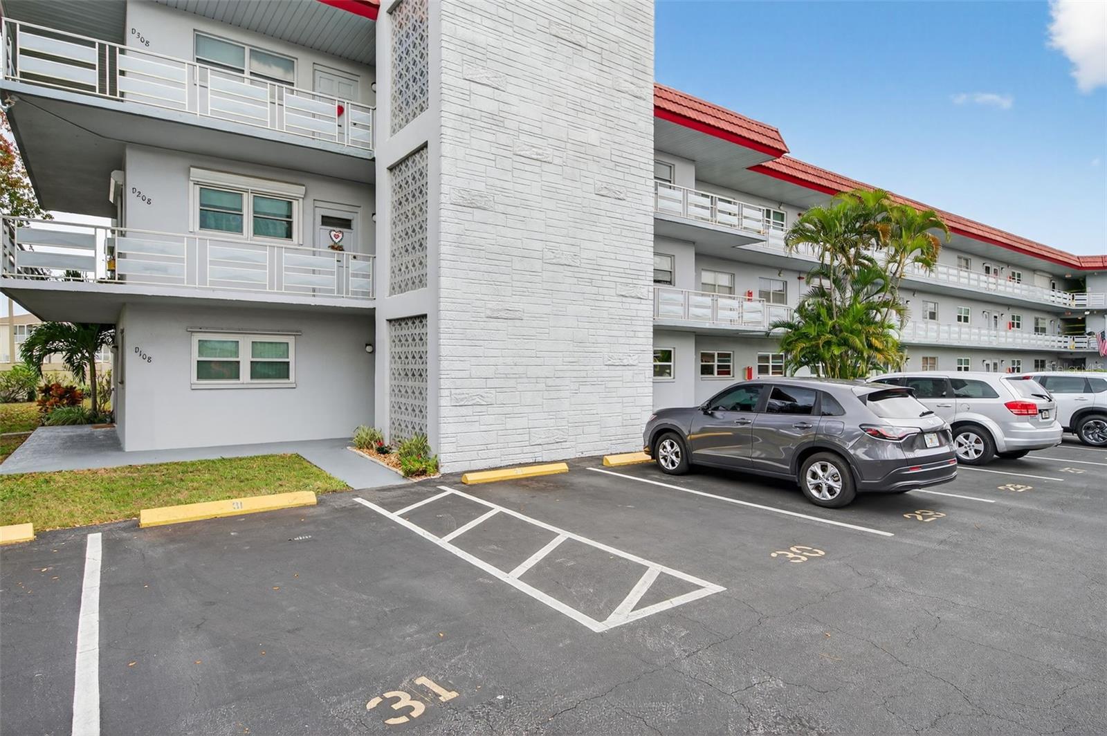 FIVE TOWNS OF ST PETE - Residential