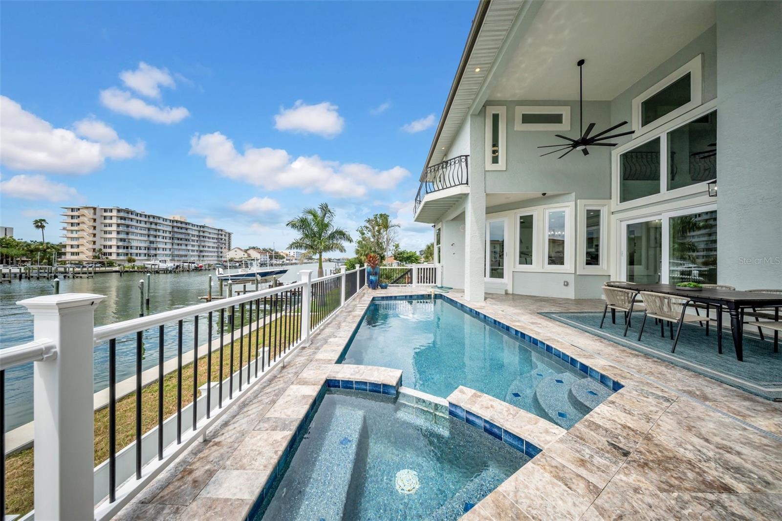 124 LEEWARD ISLAND