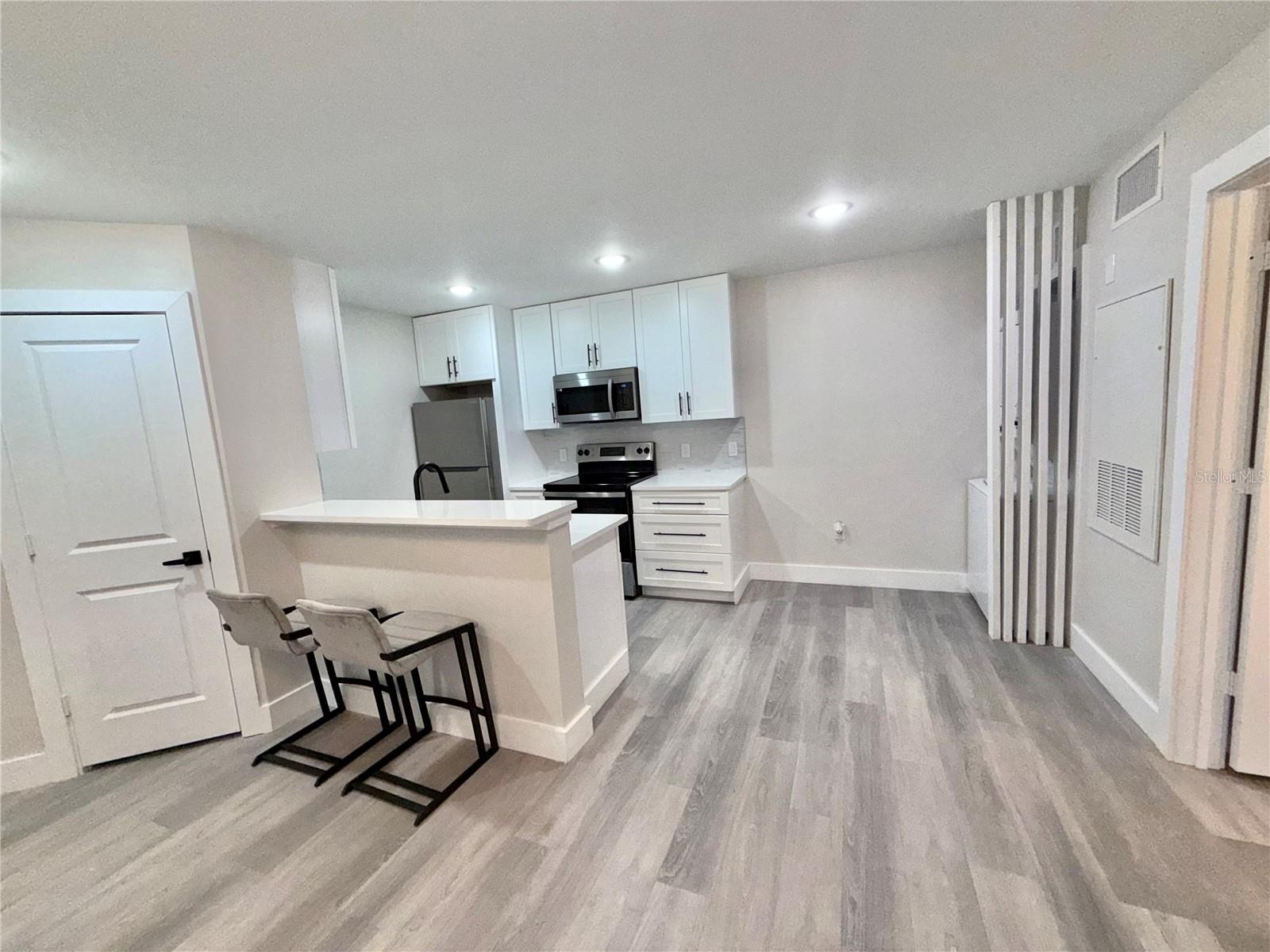 2592 GRASSY POINT DRIVE 106