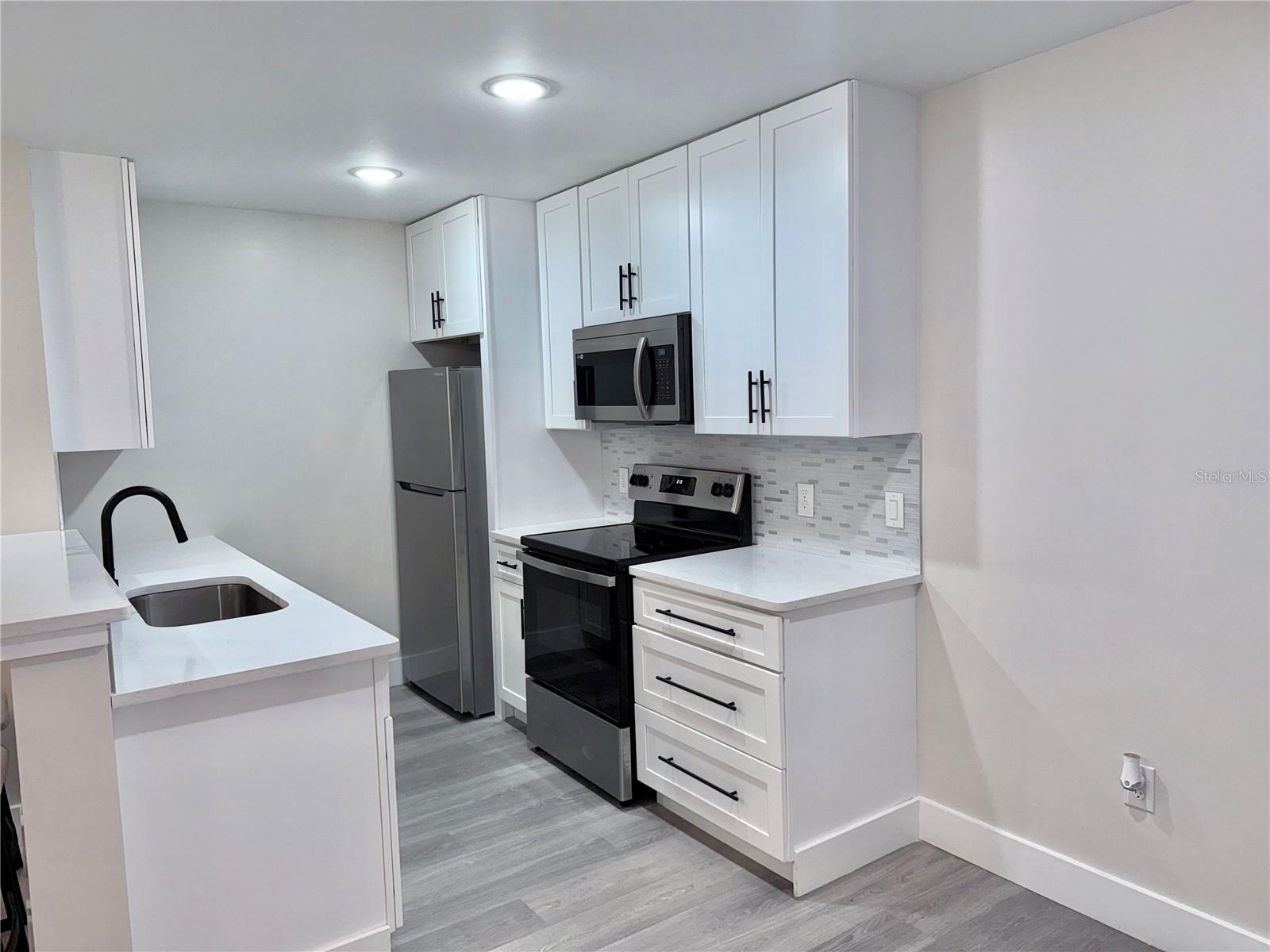 2592 GRASSY POINT DRIVE 106