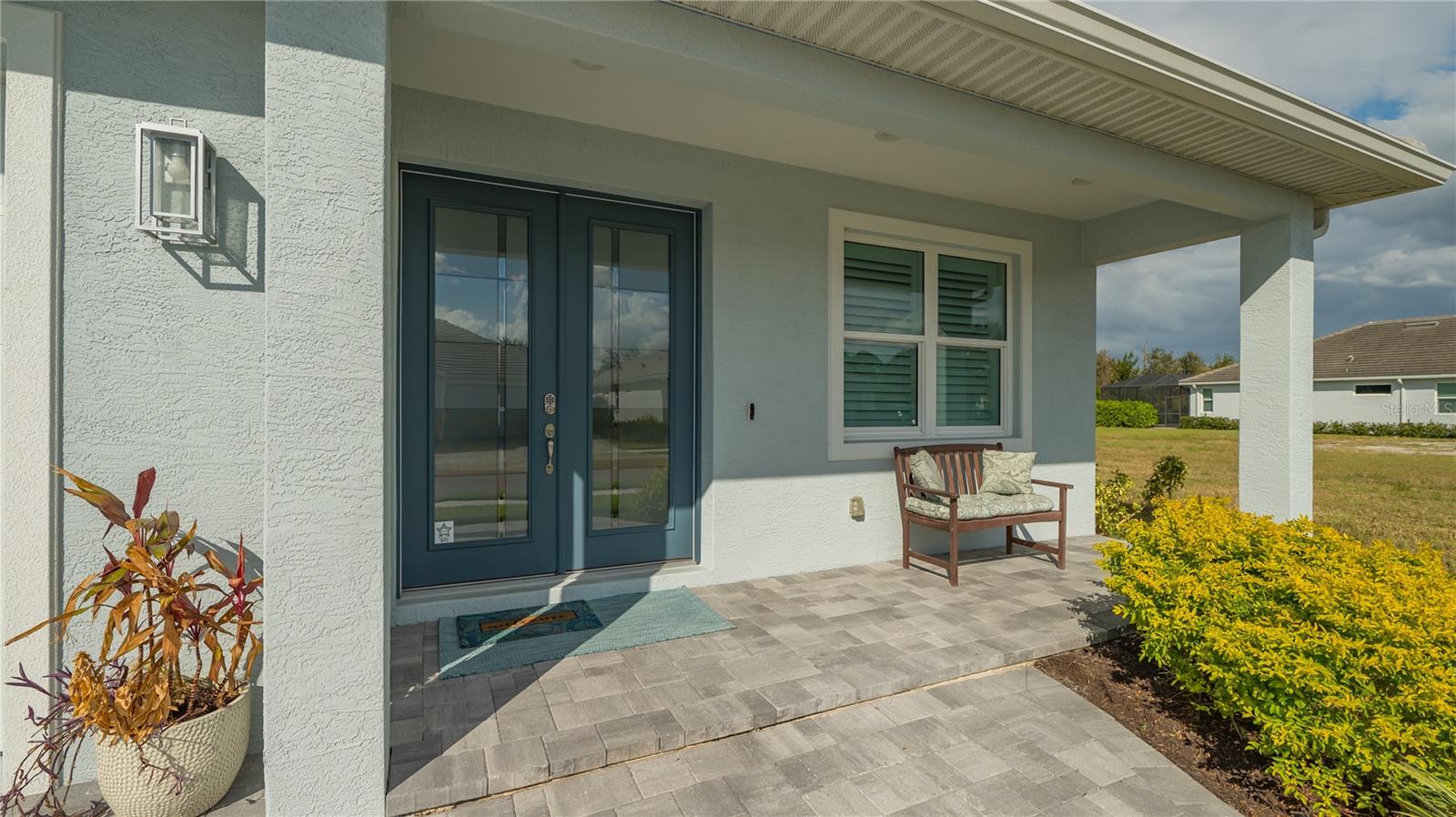 5252 WILLOW LAKE COURT