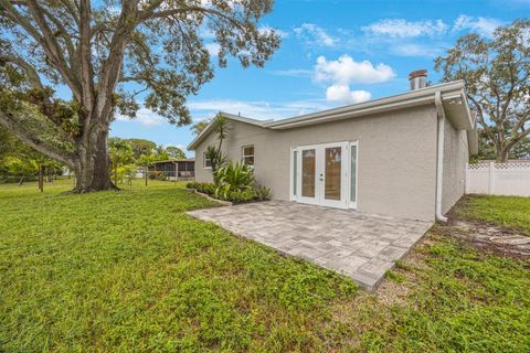 A home in SEMINOLE