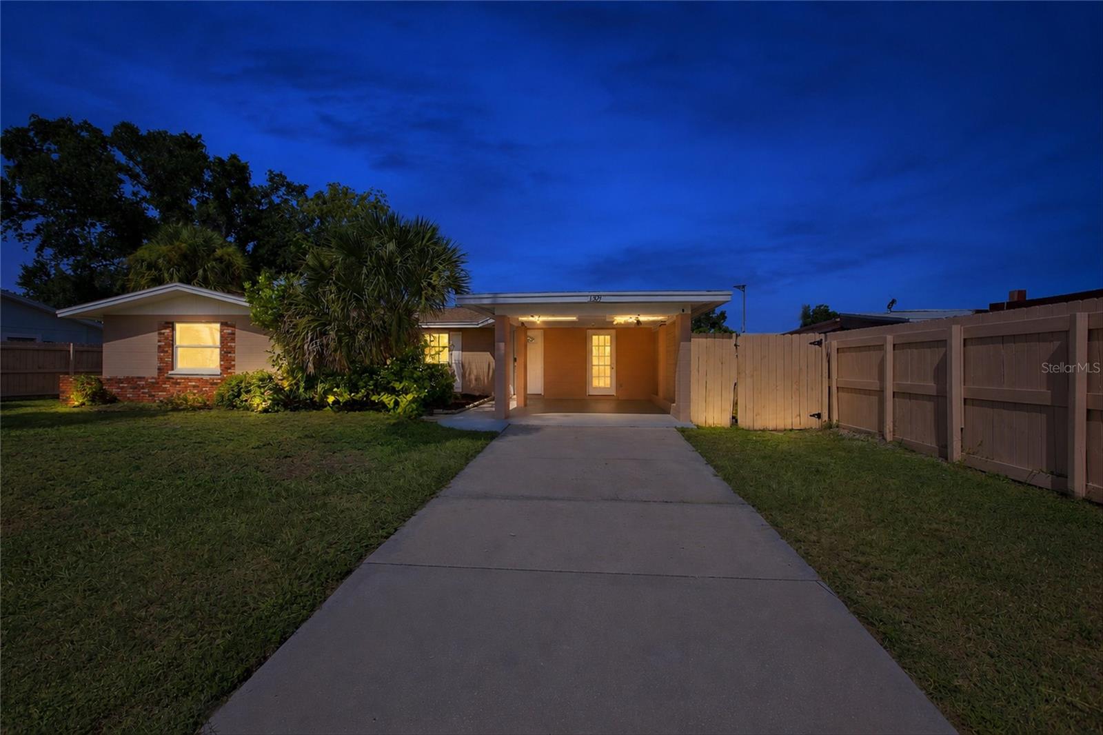 Search Properties for Sale 1 1509 BANYAN DRIVE