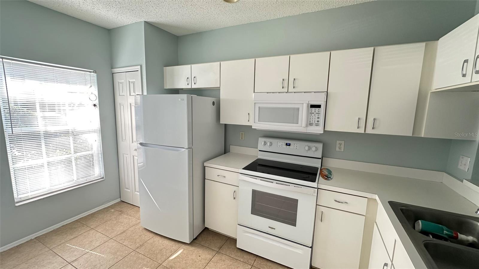 1400 COSTA MESA DRIVE