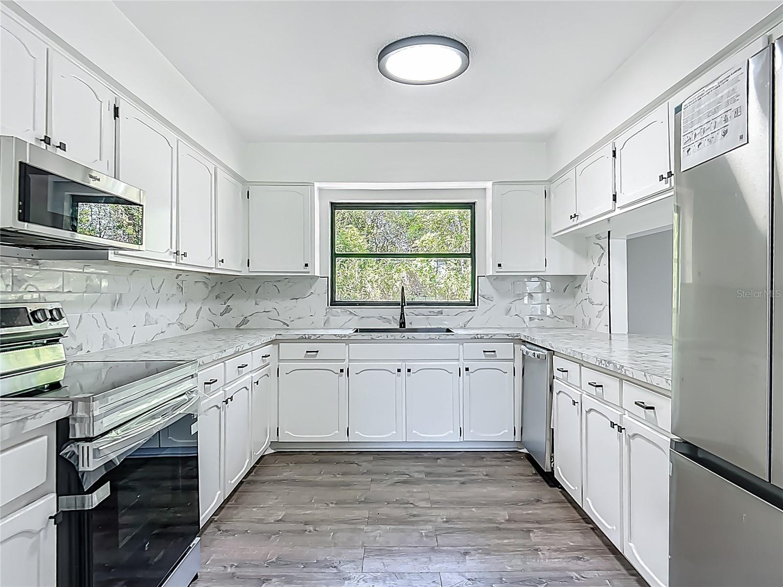 43 LAKE COURT LOOP