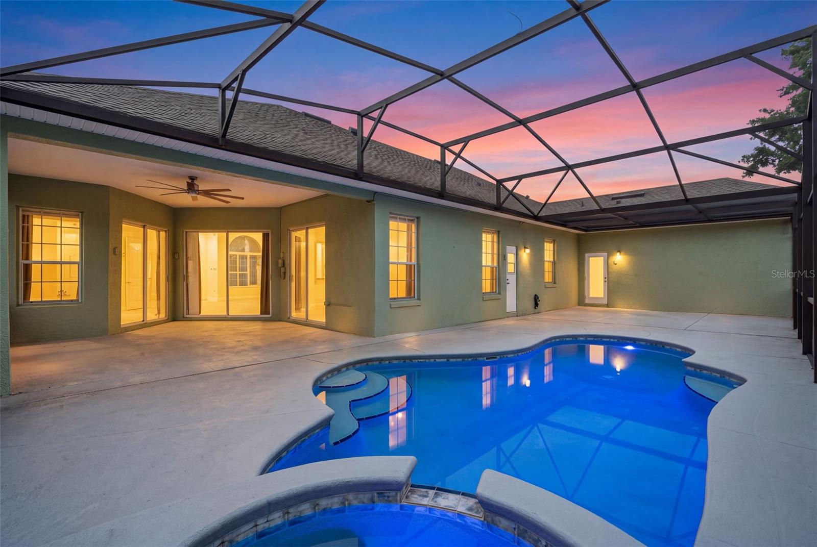 2806 SPINNING SILK COURT