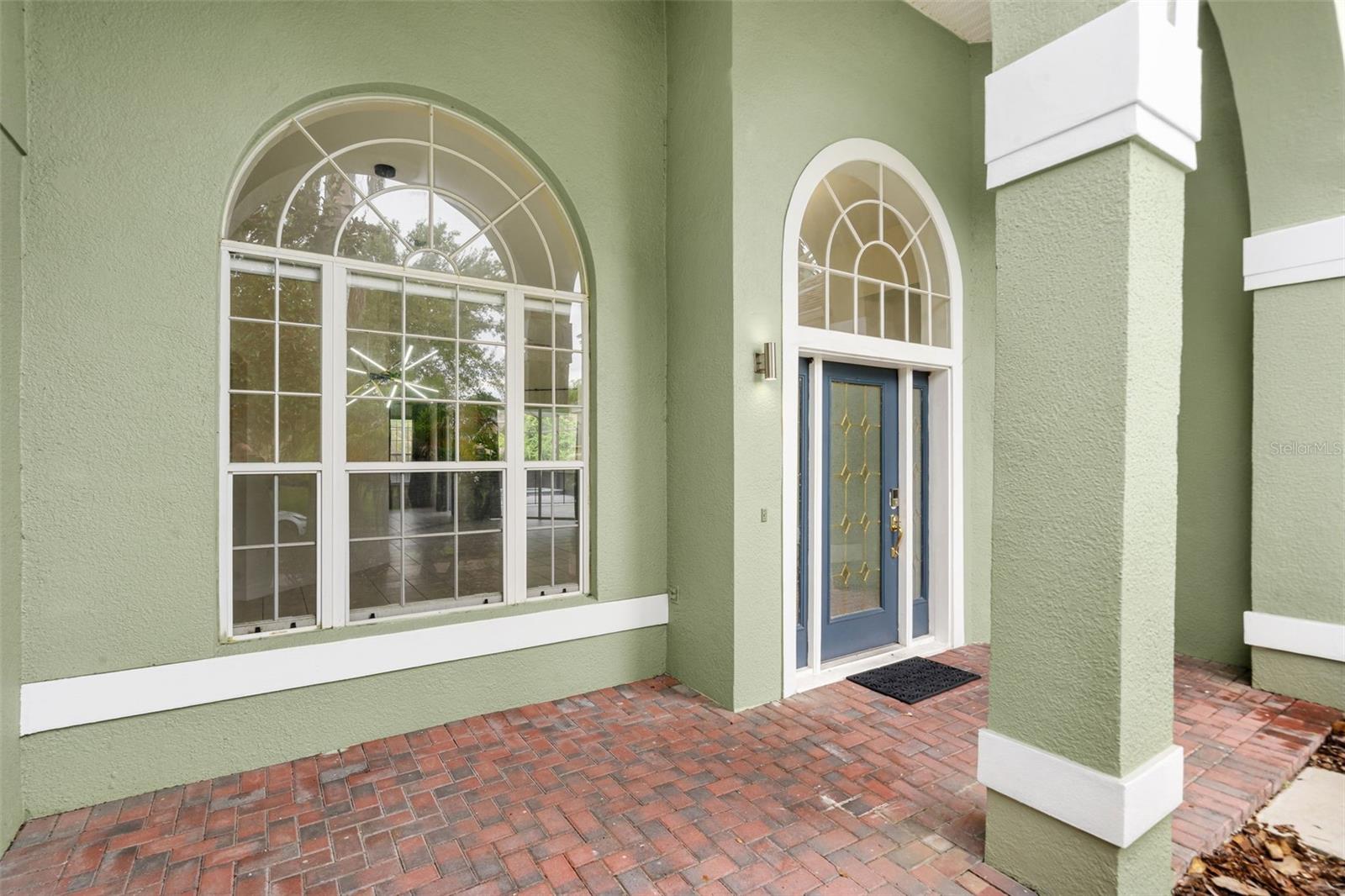 2806 SPINNING SILK COURT