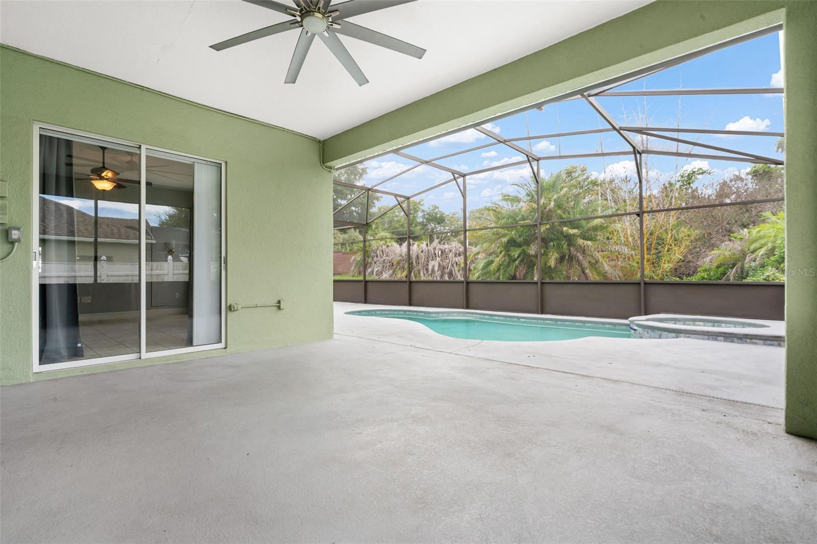 2806 SPINNING SILK COURT