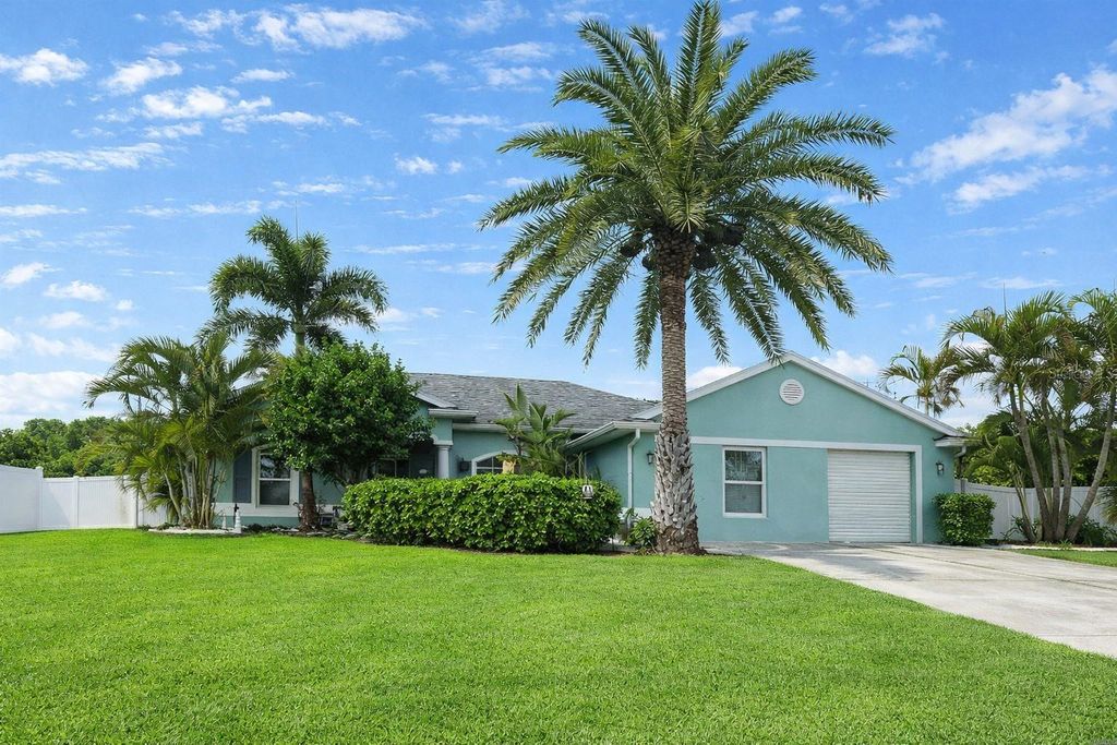 Photo of 9366 Heartwellville Avenue, Englewood, FL 34224 (MLS # O6393833)