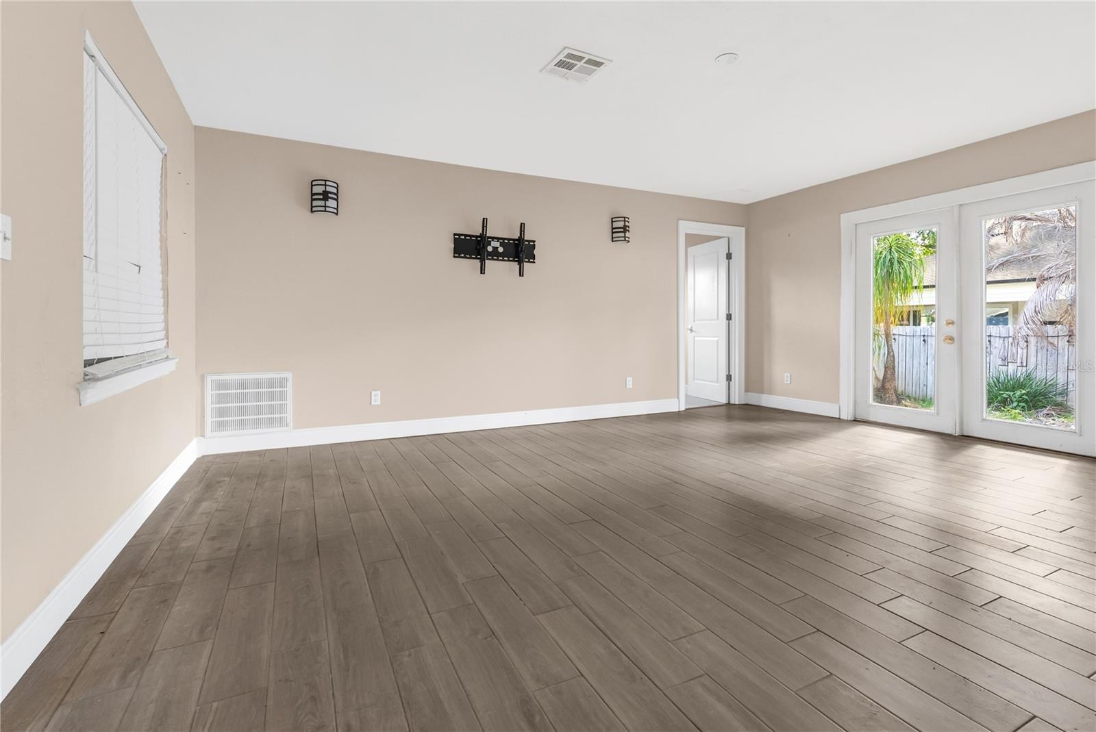 HILLCREST HEIGHTS 2ND ADD - Residential Income