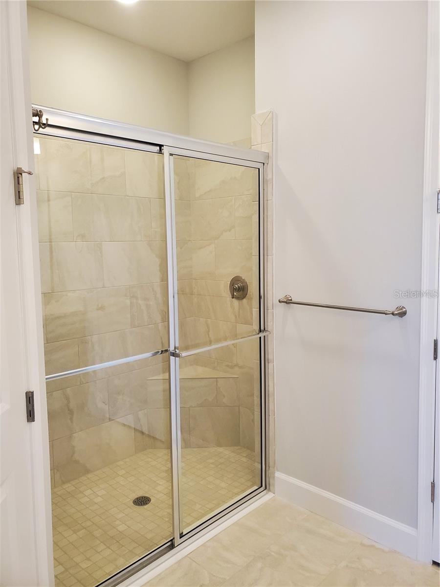 AZARIO ESPLANADE PH III SUBPH D - Residential Lease