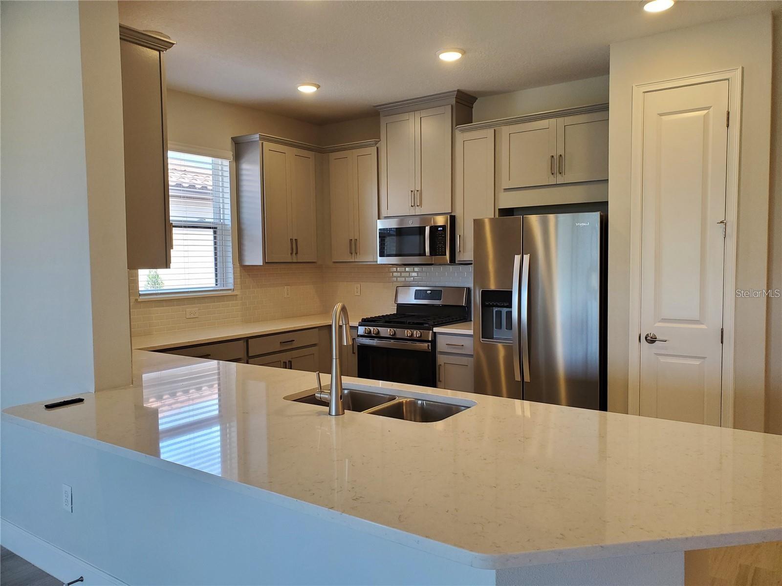 AZARIO ESPLANADE PH III SUBPH D - Residential Lease