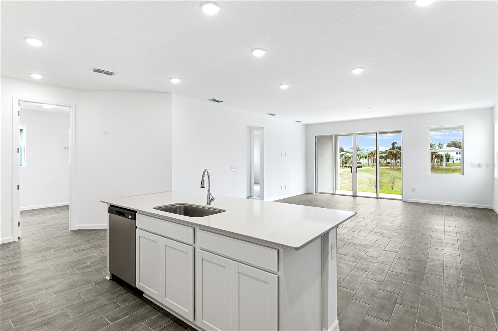 SEASONS AT GRANDVIEW GARDENS - Residential