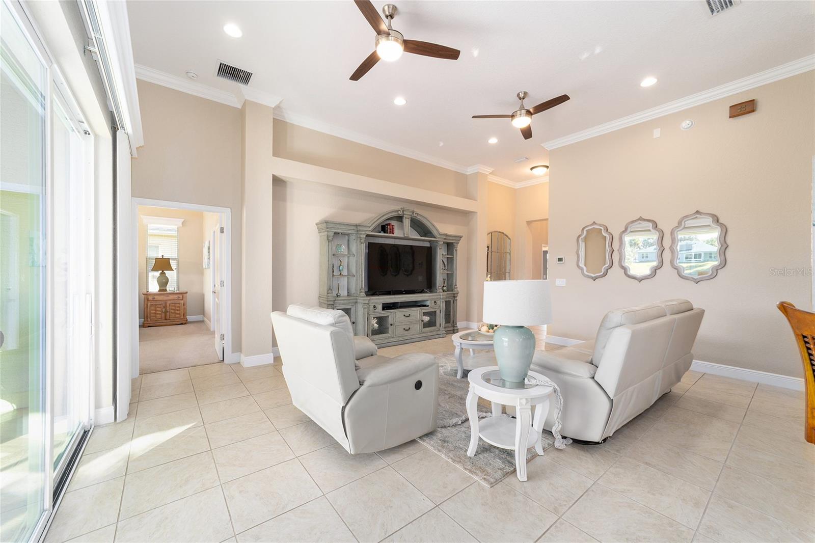 LAKESIDE LANDINGS - THE ENCLAVE - Residential