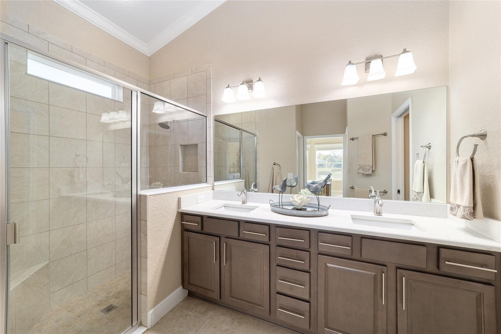 LAKESIDE LANDINGS - THE ENCLAVE - Residential