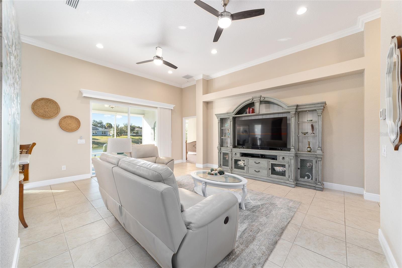 LAKESIDE LANDINGS - THE ENCLAVE - Residential