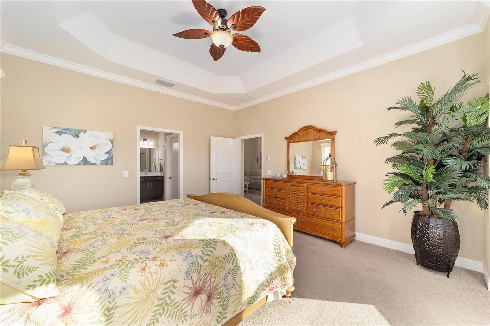 LAKESIDE LANDINGS - THE ENCLAVE - Residential