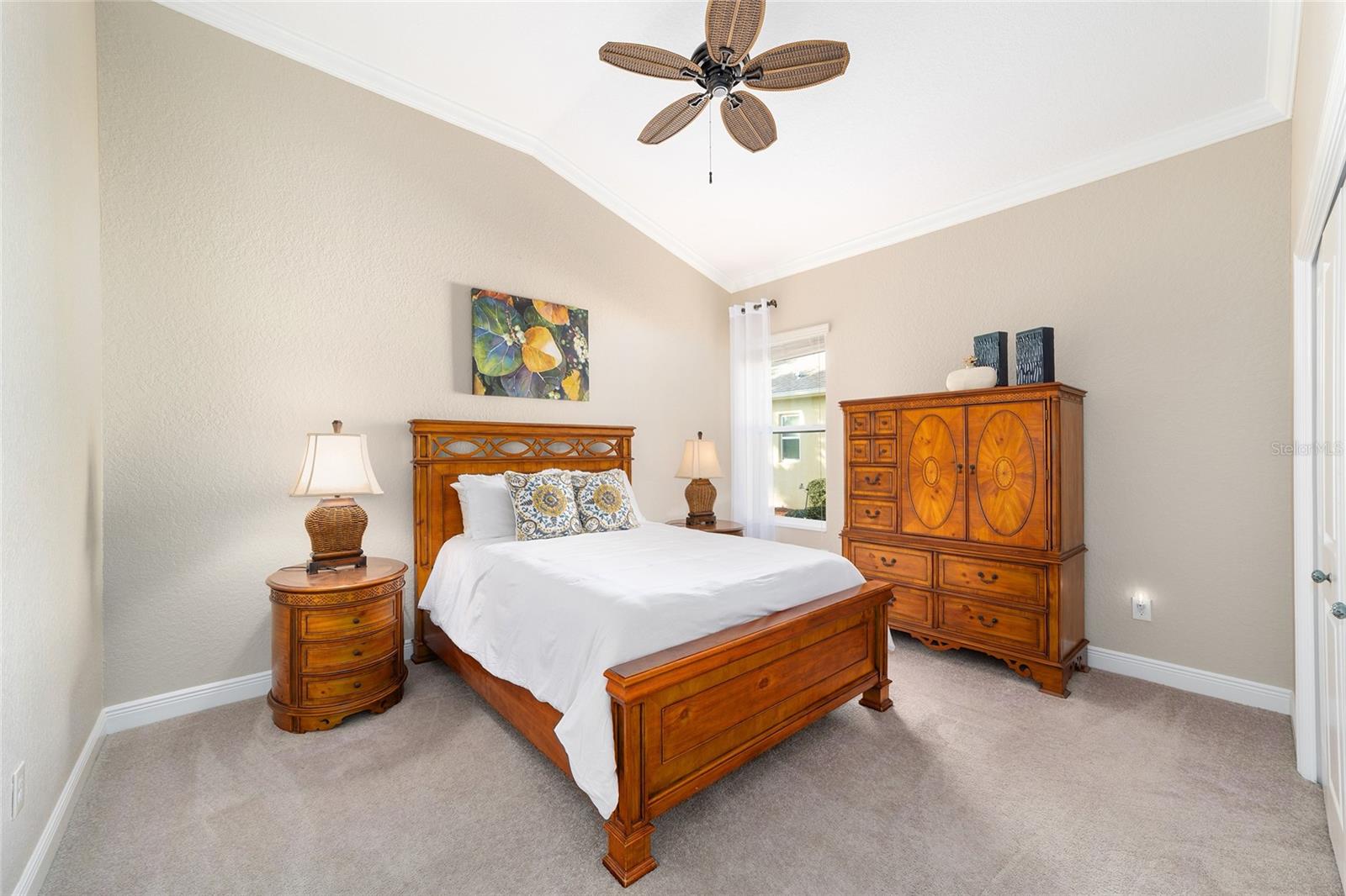 LAKESIDE LANDINGS - THE ENCLAVE - Residential