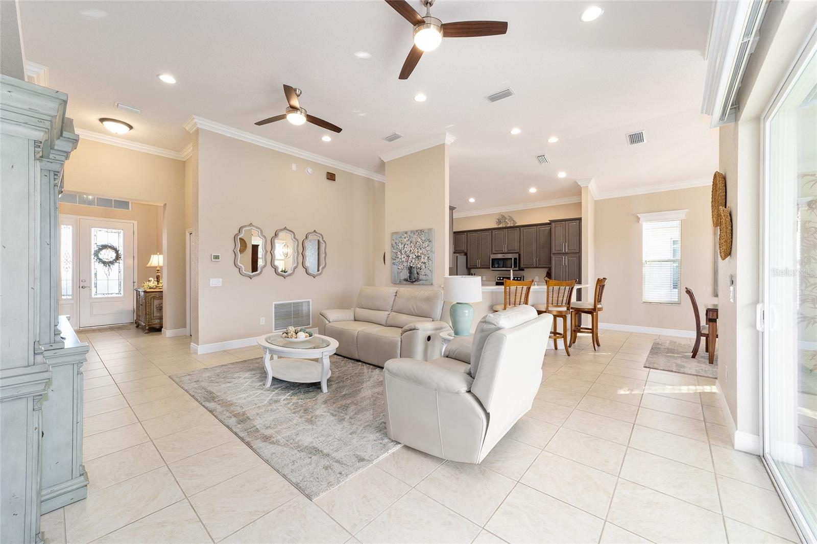 LAKESIDE LANDINGS - THE ENCLAVE - Residential