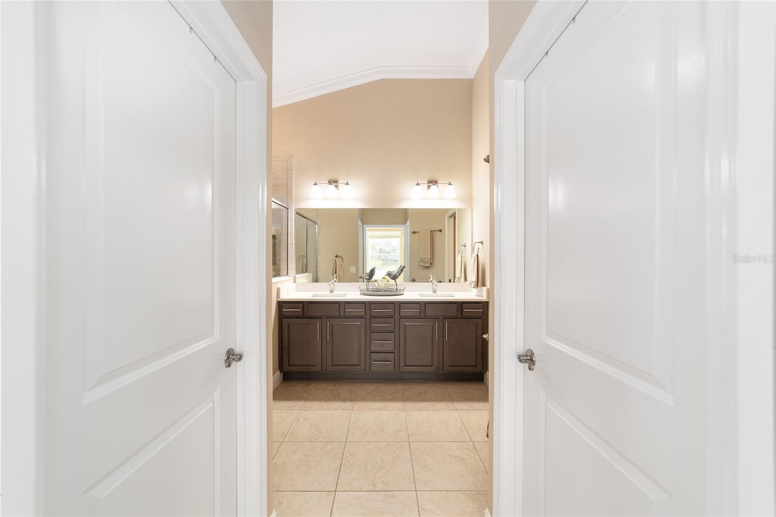 LAKESIDE LANDINGS - THE ENCLAVE - Residential