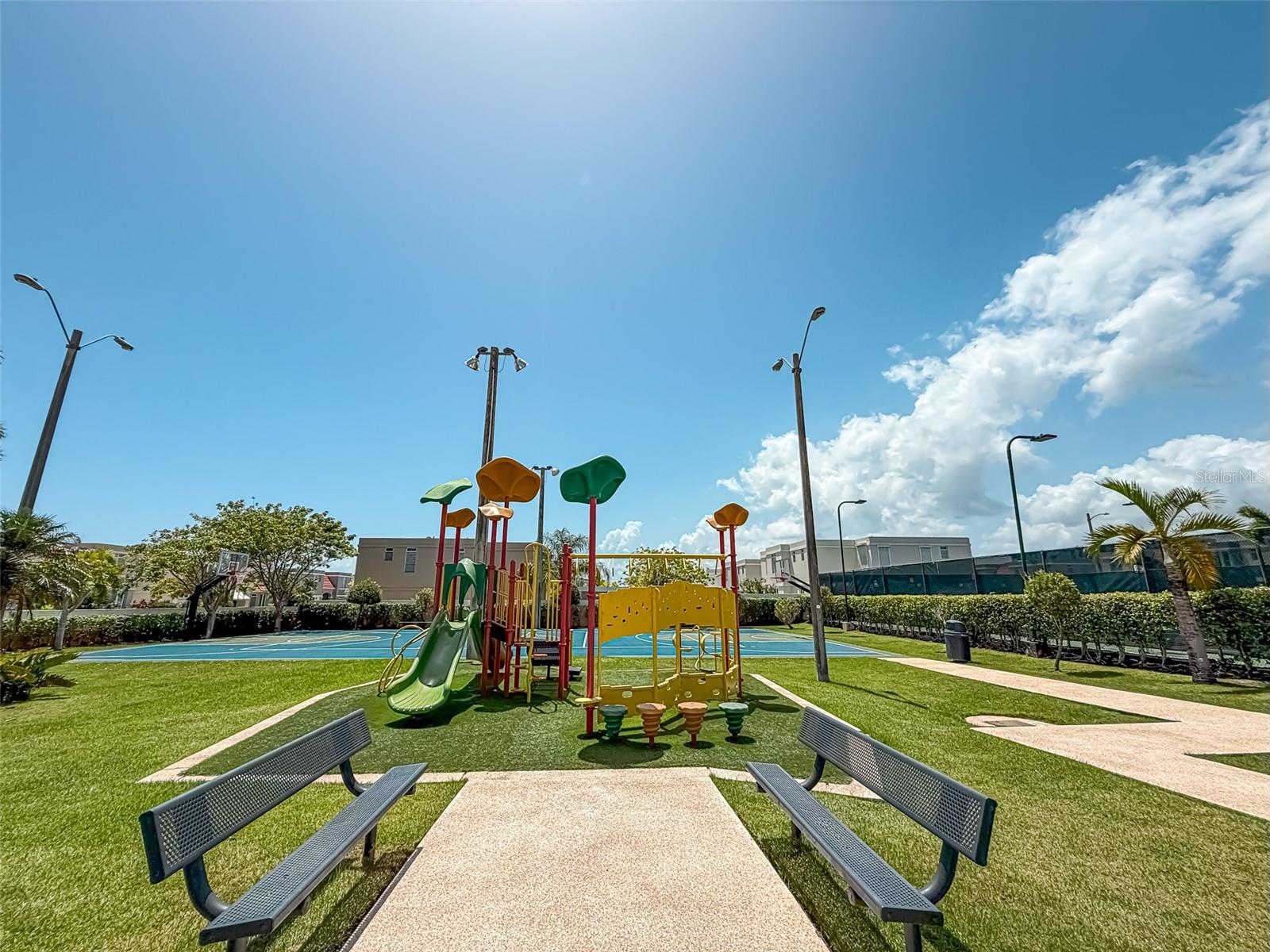 PASEO LOS CORALES 2 - Residential