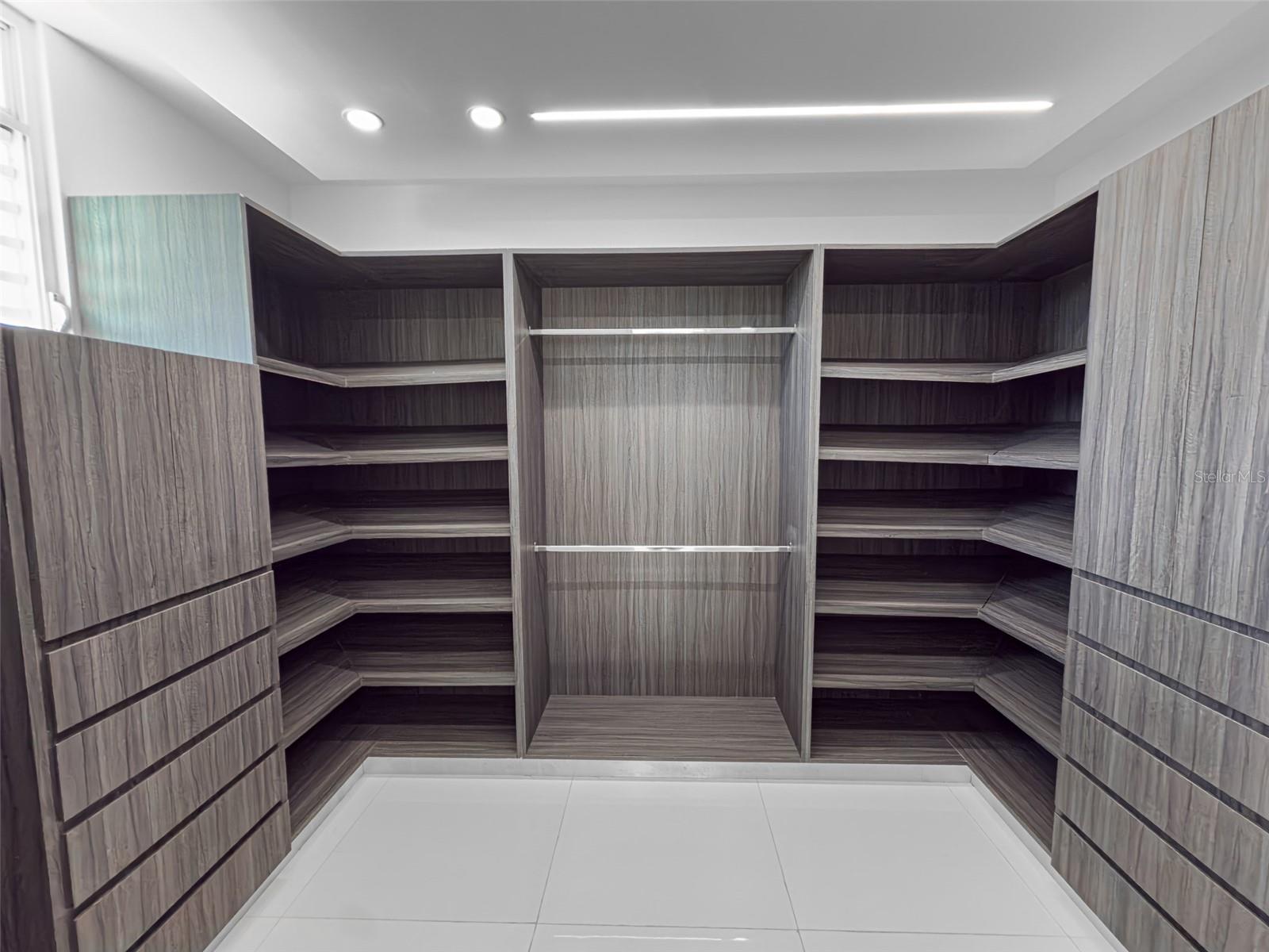 PASEO LOS CORALES 2 - Residential
