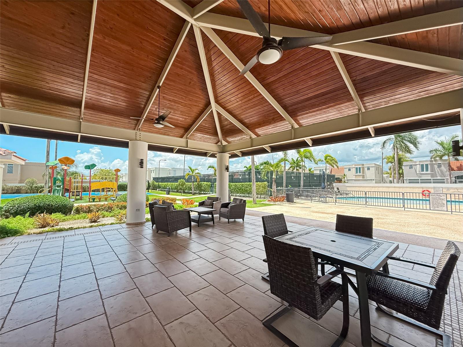 PASEO LOS CORALES 2 - Residential