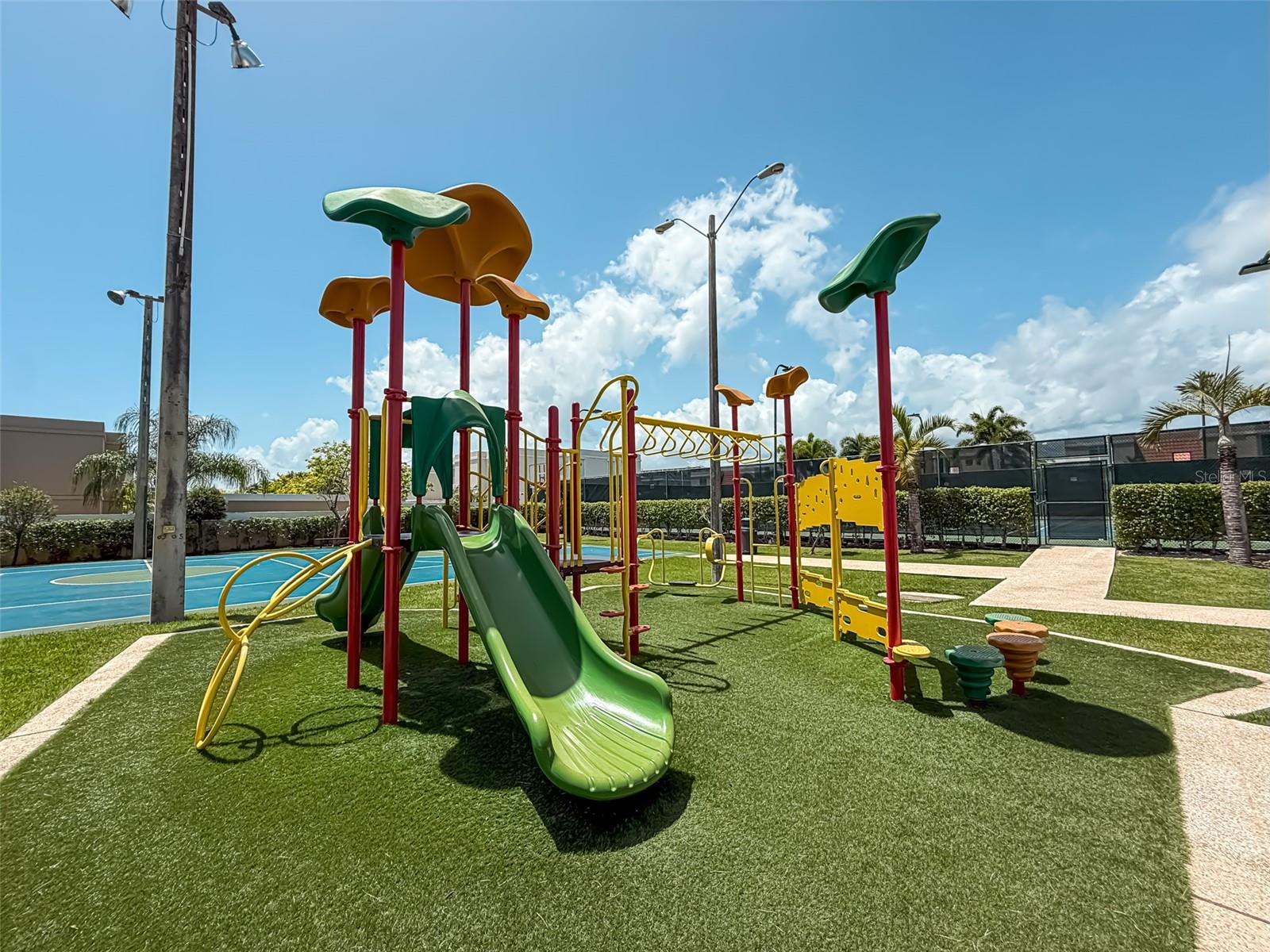 PASEO LOS CORALES 2 - Residential